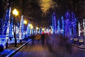 iluminación nocturna del bulevar de moscú foto