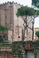 edificio antiguo en el foro en la colina capitolina en roma foto