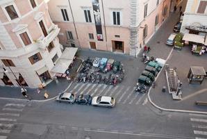 pequeña plaza en roma, italia foto