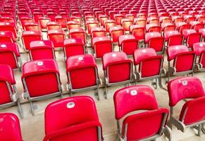 asientos vacíos en el estadio foto