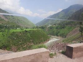 Pakistán es un hermoso país de verdes valles, altas montañas y largos ríos. La belleza natural de Pakistán es fascinante. foto