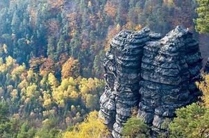 rocas de arenisca a la vista foto