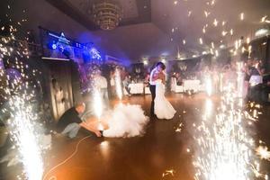 hermoso baile de bodas foto