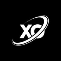 diseño del logotipo de la letra xo xo. letra inicial xo círculo vinculado en mayúsculas logo monograma rojo y azul. logotipo de xo, diseño de xo. besos y abrazos vector