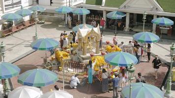 people visit and worship Erawan Shrine at the popular Ratchaprasong video