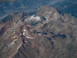 vista aérea del valle de aosta en italia foto