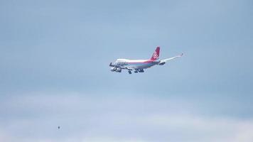 NOVOSIBIRSK, RUSSIAN FEDERATION MAY 29, 2020 - Cargolux Boeing 747 airfreighter on final approach before landing at Tolmachevo airport video