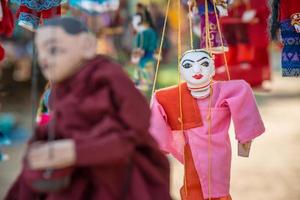 marioneta de myanmar uno de los recuerdos tradicionales famosos en myanmar. foto
