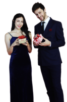 doux couple amour heureux avec surprise boîte cadeau petite amie à la fête de noël, célébration de l'anniversaire du nouvel an, décoration de la saint-valentin avec ballon coloré sur fond rouge png