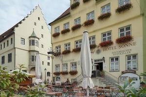 nordlingen, alemania, 2014. vista del hotel sonne en nordlingen foto