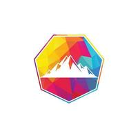 vector de logotipo de montaña. diseño de ilustraciones de montañas nevadas.