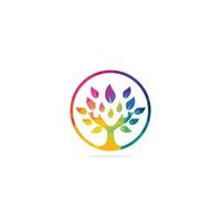 diseño creativo del logotipo del árbol de la mano verde. logotipo de productos naturales. icono de cosméticos. logotipo de balneario. logotipo de salón de belleza o yoga. vector