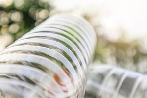 botellas de plástico para el concepto de fondo de reciclaje foto