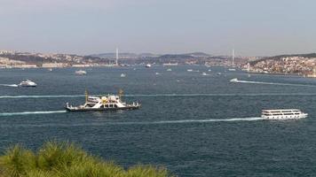 estrecho del bósforo, estambul, turquía foto