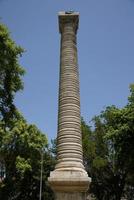 columna de julianus en ankara, turquía foto