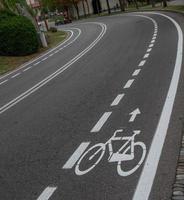 carretera con carril bici foto