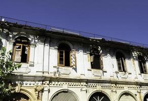 casa antigua abandonada en la ciudad de kandy foto