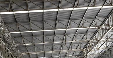 estructura de acero trenzado para techo foto
