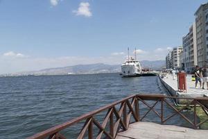 muelle, golfo de izmir y paisaje foto