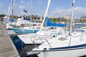 amarre urbano de barcos en copenhague, dinamarca foto