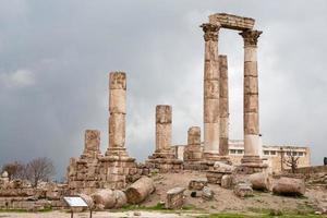 Temple of Hercules in antique citadel in Amman photo
