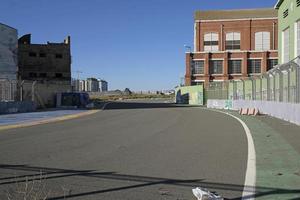 pista de carreras abandonada en valencia, españa, en un día soleado. foto