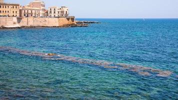 frente al mar en la ciudad de syracuse en día de verano foto