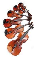 violines de diferentes tamaños foto
