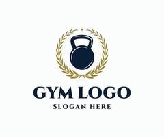 logotipo real de fitness y gimnasio. plantilla de logotipo de fitness y gimnasio de lujo vector