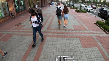 andar en bicicleta por la ciudad, vista en primera persona video