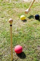 juego de croquet en césped verde foto