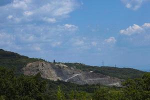 mina minera, a cielo abierto para la extracción de minerales. foto