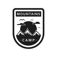 plantilla de camping de montaña vector