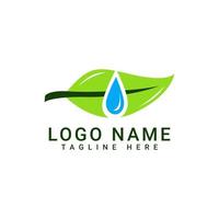 diseño de logotipo simple de hoja y gota de agua vector