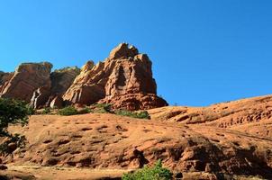 roca roja suave en sedona arizona en el invierno foto