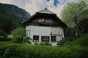 casa antigua en hallstatt, austria. foto