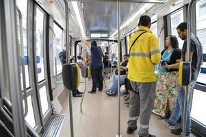 interior de un tren vlt foto