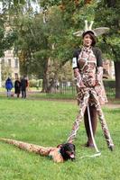 san petersburgo, rusia, 2021 - 9º desfile anual de perros salchicha en san petersburgo, rusia. el tema de este año es el circo. foto