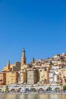 menton en la riviera francesa, llamada costa azur, ubicada en el sur de francia foto