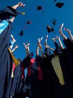 estudiantes graduados de secundaria foto