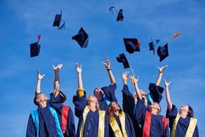 estudiantes graduados de secundaria foto