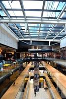 suecia, 2022 - interior del centro comercial foto