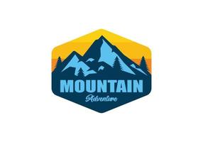 Ilustración de vector de diseño de logotipo de aventura de montaña