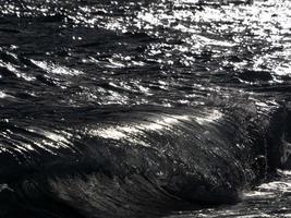 ola de mar en la orilla foto