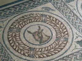 antiguo mosaico romano de villa del casale, sicilia foto