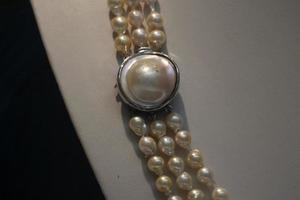 Natural pearls necklage collier detail photo