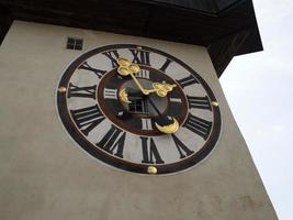 torre del reloj histórico de graz austria foto