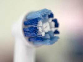 detalle del cabezal giratorio del cepillo de dientes eléctrico foto