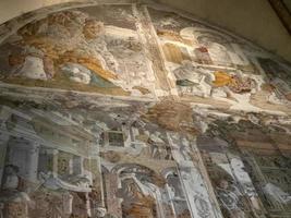 padova, italia - 23 de abril de 2022 - iglesia eremitani en padova restaurado pinturas mantegna foto