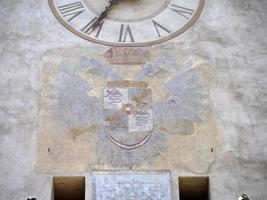 Bérgamo casas medievales de alta ciudad vista torre del reloj símbolo de Milán y Venecia foto